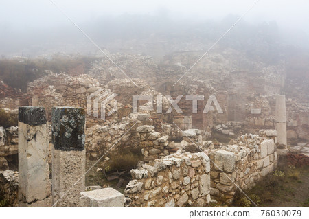 Ruins of dwelling houses on mountain slope in Sagalassos, Turkey Ruins of dwelling houses on mountain slope in Sagalassos, Turkey 76030079