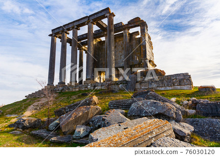 Preserved Hellenistic Temple of Zeus in Aizanoi, Turkey Preserved Hellenistic Temple of Zeus in Aizanoi, Turkey 76030120