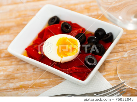 Salad of roasted peppers, popular spanish dish Salad of roasted peppers, popular spanish dish 76031043