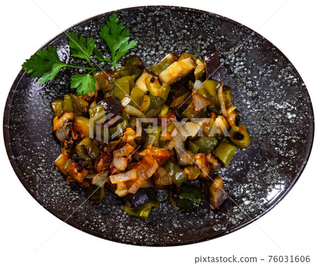 Ratatouille from frozen vegetable mix 76031606