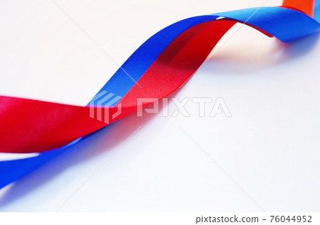藍絲帶依偎紅絲帶 76044952