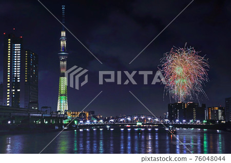 Sumida River Fireworks Festival "Grand Finale Senshi Manko Sumida Flower Storm" Sumida River Fireworks Festival "Grand Finale Senshi Manko Sumida Flower Storm" 76048044