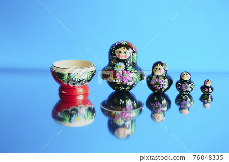 Matryoshka Matryoshka 76048335