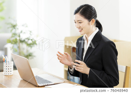 在線面試求職 76048940