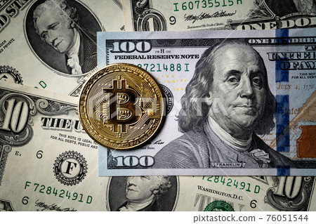 比特幣 虛擬貨幣 貨幣 美金 美元 美鈔 頂視圖 Bitcoin USD money ビットコイン 76051544