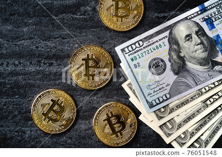 Bitcoin virtual currency currency dollar dollar dollar dollar bill top view Bitcoin USD money ビットコイン Bitcoin virtual currency currency dollar dollar dollar dollar bill top view Bitcoin USD money ビットコイン 76051548
