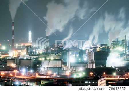Factory night view in Muroran, Hokkaido ① 76052252