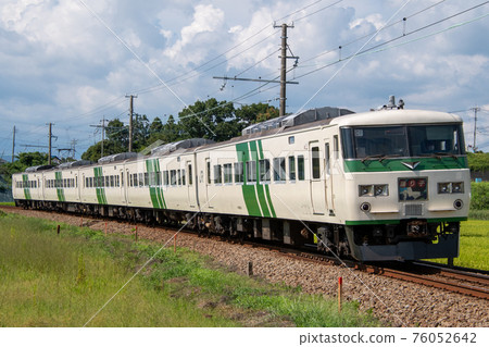 185 series limited express dancer going on the Sunzu line 76052642