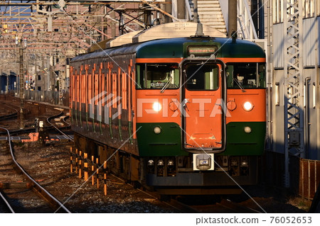 JR西115系湘南彩色普通列車 76052653