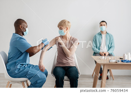 Vaccination and protection against influenza, health care, immunization campaign Vaccination and protection against influenza, health care, immunization campaign 76059434