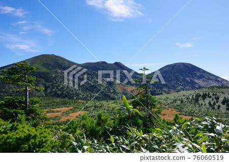 青森縣,可俯瞰赤倉山、伊戶山、大嶽山和大嶽山。 青森縣,可俯瞰赤倉山、伊戶山、大嶽山和大嶽山。 76060519
