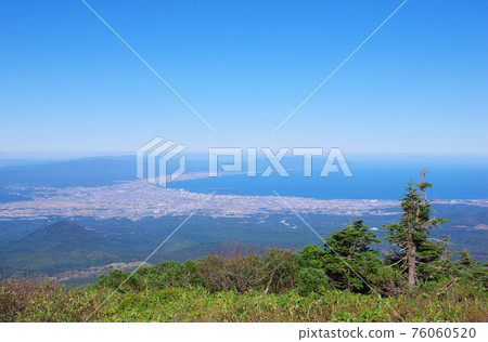 從青森縣八甲田山看青森市和津輕半島 76060520