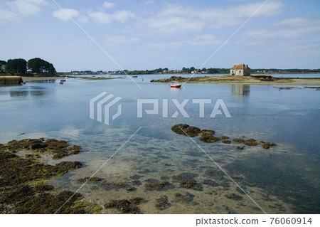 South Brittany coast of Saint Cado 76060914