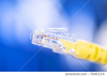 Network cable for connection to the hub 76061324