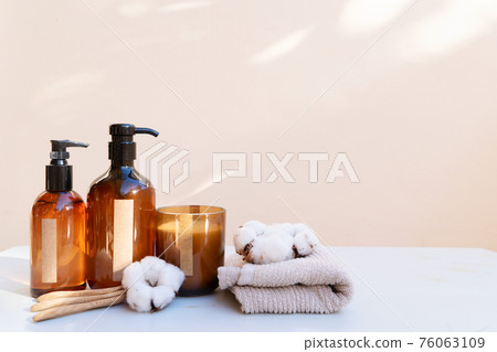 Minimal product display 76063109