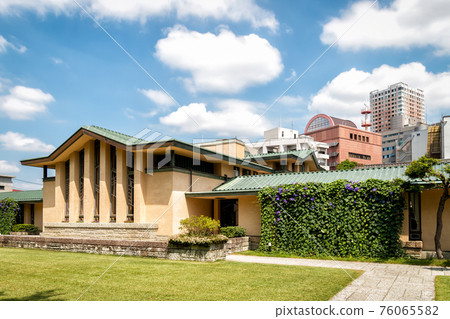 The Jiyu Gakuen School in Tokyo - Frank Lloyd Wright (1921) The Jiyu Gakuen School in Tokyo - Frank Lloyd Wright (1921) 76065582