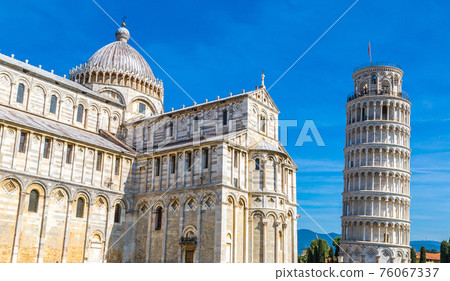 Leaning tower and Pisa cathedral Leaning tower and Pisa cathedral 76067337