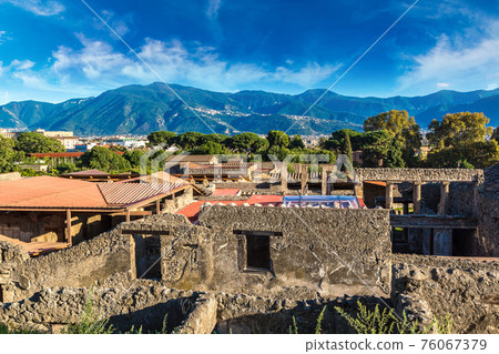 Pompeii city 76067379