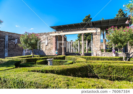 Pompeii city 76067384