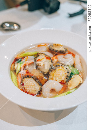 Pre-clothing 76068542