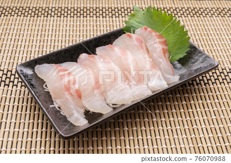 海鮮生魚片 76070988