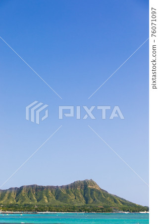 Diamond head on a sunny day Diamond head on a sunny day 76071097