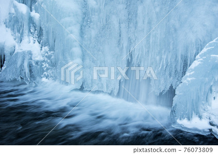 Icefall in Sounkyo, Kamikawa-cho in winter Icefall in Sounkyo, Kamikawa-cho in winter 76073809