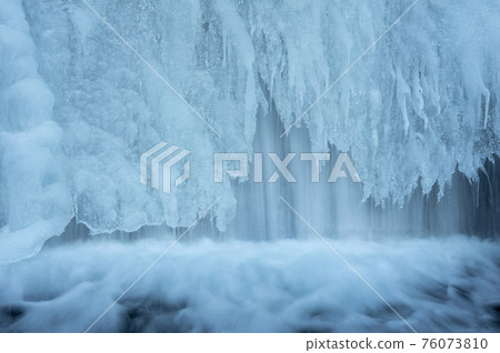 Icefall in Sounkyo, Kamikawa-cho in winter Icefall in Sounkyo, Kamikawa-cho in winter 76073810