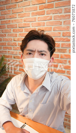 telework meeting by smartphone 76073872