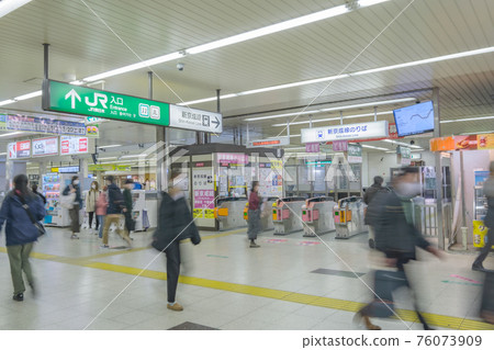 鐵道風光松戶站場和人民街道千葉縣松戶市 76073909