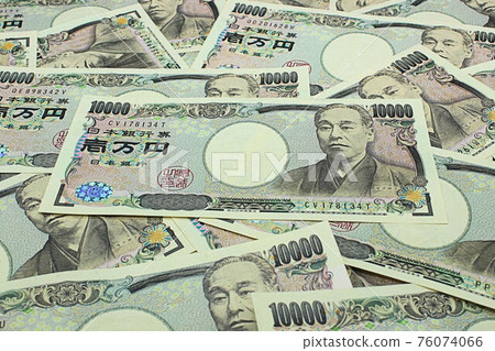 [金融、資產、債務、投資等文章的縮略圖] 10,000日元紙幣多張 76074066