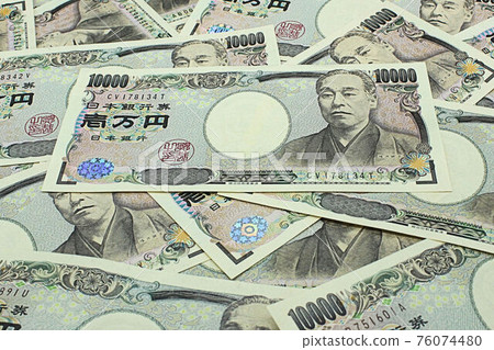 [Thumbnails of articles on finance, assets, debt, investment, etc.] Many 10,000 yen bills 76074480