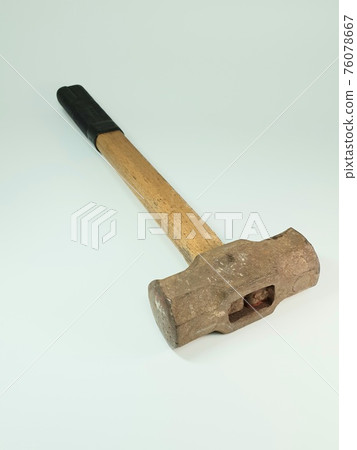 hammer on white background 76078667