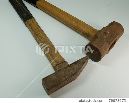 hammer on white background 76078675