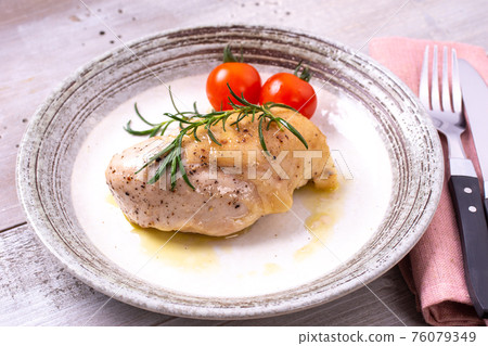 Chicken breast confit 76079349