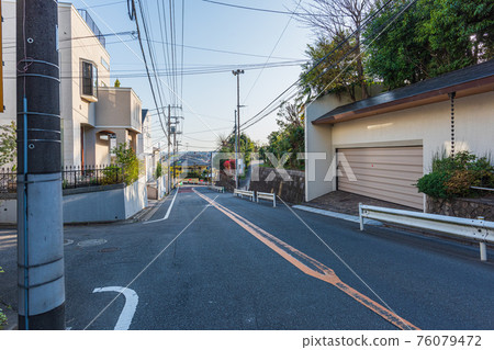 東京步行,世田谷區小山台2丁目,宿舍斜坡標誌 東京步行,世田谷區小山台2丁目,宿舍斜坡標誌 76079472