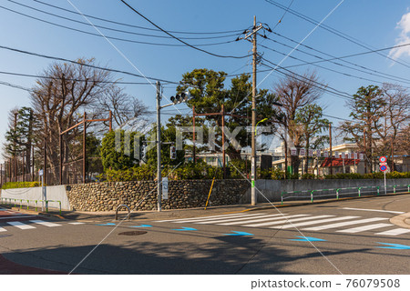 Walk in Tokyo, 2-29 Nakamachi, Setagaya-ku, Tamagawa Elementary School, Setagaya-ku 76079508