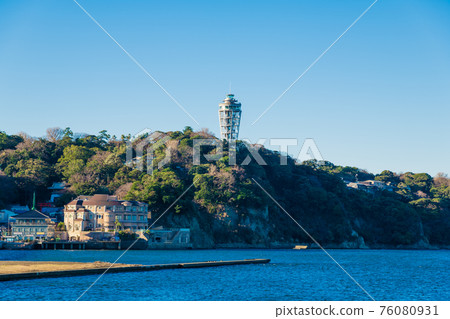 [江之島弁天橋和海燭] 76080931