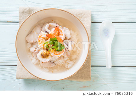 boiled rice soup with seafood boiled rice soup with seafood 76085316