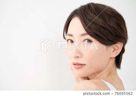 美麗的圖像白色背景美麗的皮膚輪廓 76085562