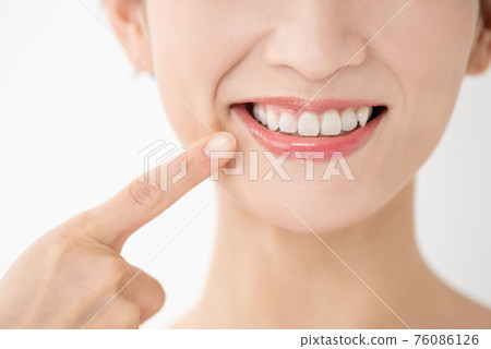 Beauty image dental tooth front whitening 76086126