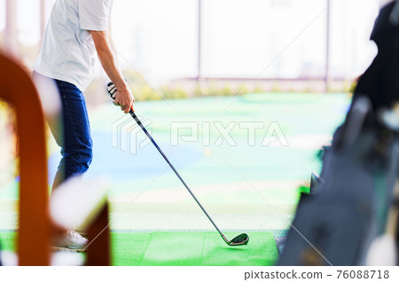 Golf practice: A sport that you can enjoy without getting too close to the corona Golf practice: A sport that you can enjoy without getting too close to the corona 76088718