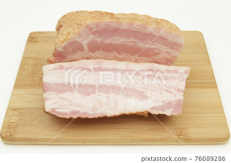 Thick cutting bacon 76089286