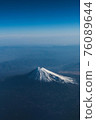 積雪的富士山及其周邊地區 76089644