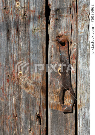 Broken lock Broken lock 76089968