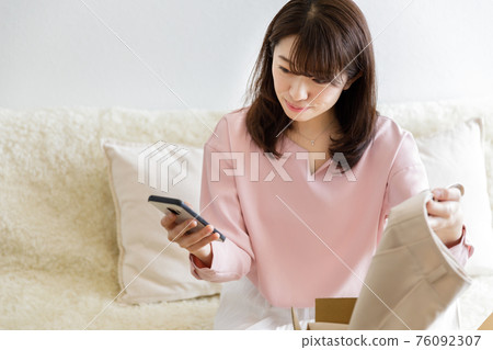 婦女做郵購 76092307