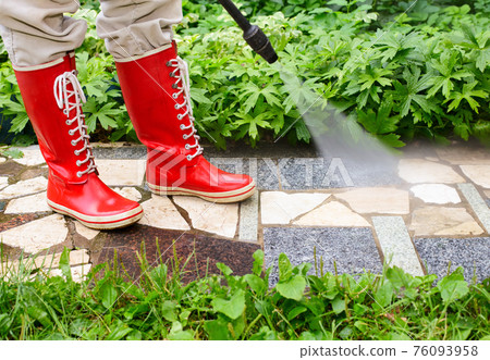 High pressure washing High pressure washing 76093958