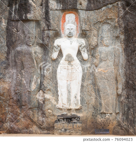 Buddhist Sculptures 76094023