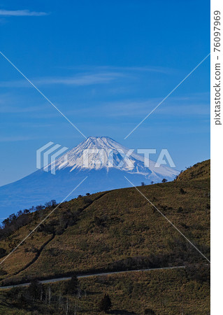 西伊豆天際線和富士山 西伊豆天際線和富士山 76097969