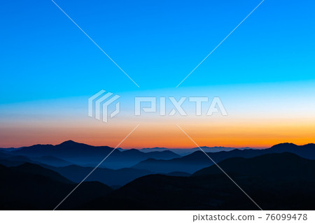 小野之原牧場的日出 76099478